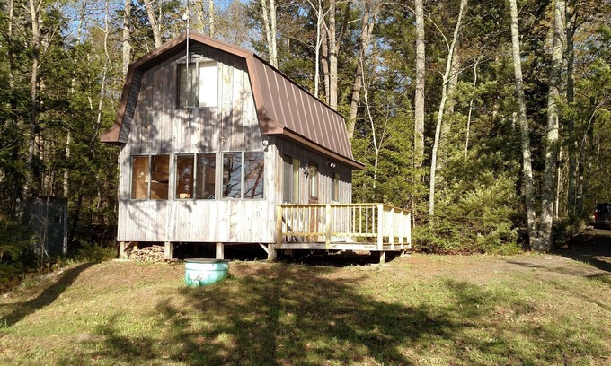 Albion Cottage | REMODELED Cottage on Lovejoy pond in Albion Maine