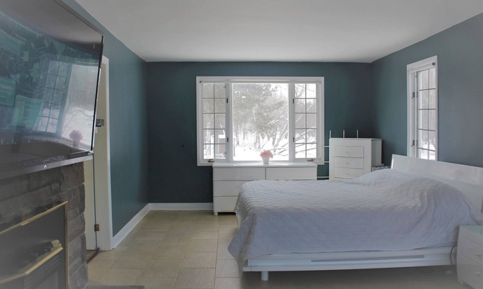 Tweed House | Remodeled River/water front country home in nature and camping spot