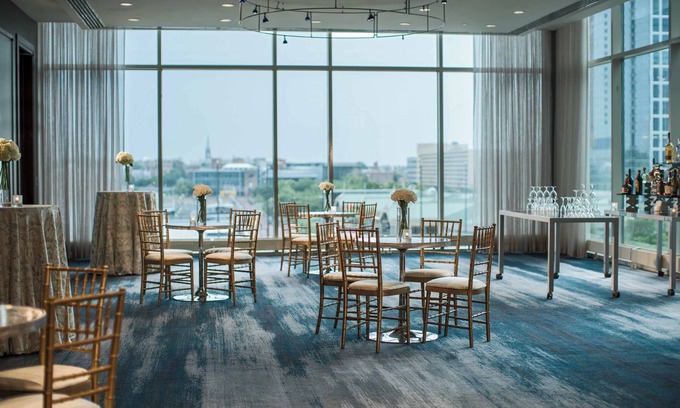 Inner Harbor Hotel | Renaissance Baltimore Harborplace Hotel