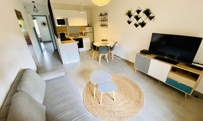 Grand Sud Apartment | Renovated 2-room apartment with balcony and private parking