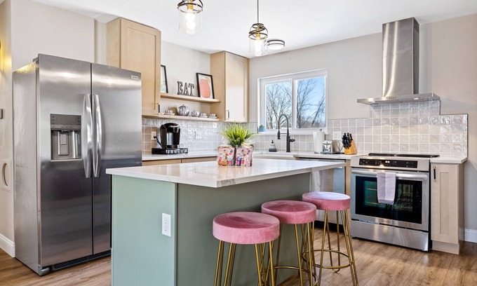 Weldon Spring Heights House | Renovated 3 Bedroom Home By StayLage!