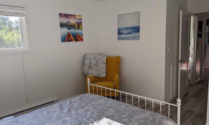 Turkey Point Cottage | Renovated 3 Bedroom Cabin by the lake