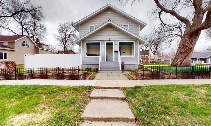 Clear Lake House | Renovated and Close to everything!