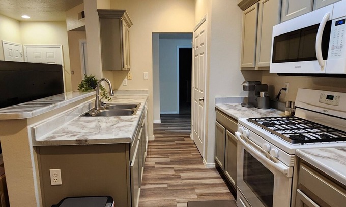 Rio Rancho Apartment | Renovated and relaxing villa 10 minutes from major mall, movies and much more