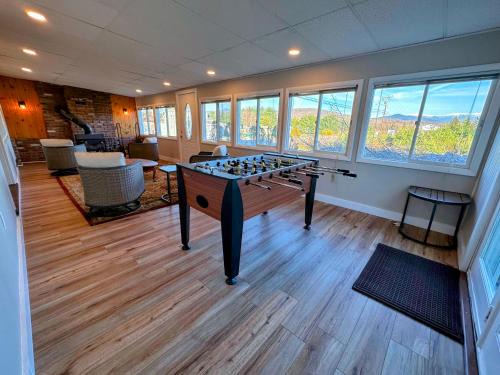 Twin Mountain House | Renovated farmhouse on snowmobile trail with firepit & mountain views, 10 min from Bretton Woods!