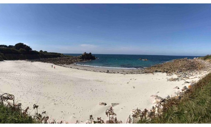 Sibiril House | Renovated fisherman's cottage in the heart of a small fishing port.
