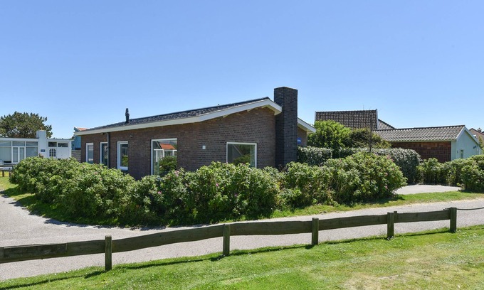 Callantsoog House | Renovated house directly behind the dunes, only 100m from the beach, close to the center