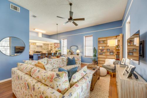 Downtown Apartment | Renovated San Marcos Vacation Rental with Balcony!