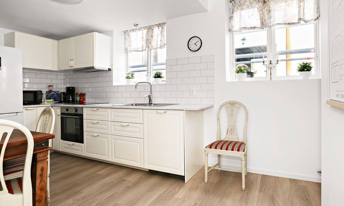 Harnosand Apartment | Renovated central two-room apartment on the entrance level