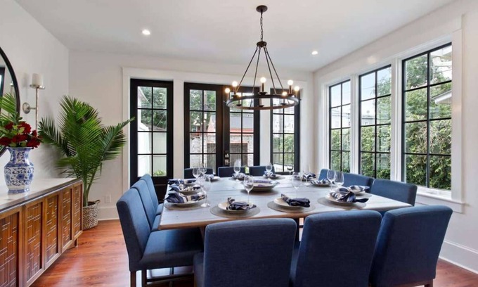 Savannah Victorian District House | Renovated Victorian Home | Forsyth Park