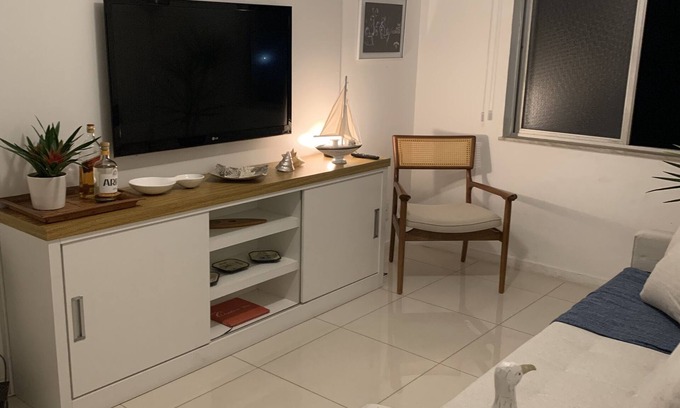 Centro Apartment | Rent beautiful 2 bedroom apt at a Fort Beach court.