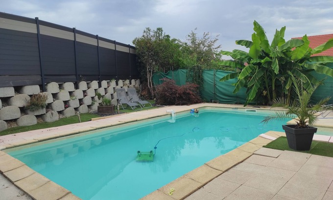 Sainte-Croix-en-Plaine Ski Chalet | Rent fully equipped gite 20 square meters with terrace and shared pool access