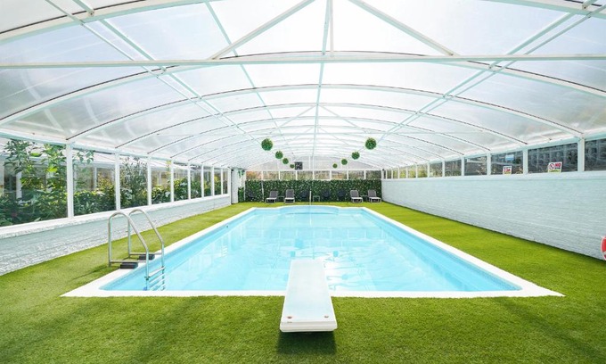 Ridgeway House | RentMySpaHomeDOTcoDOTuk