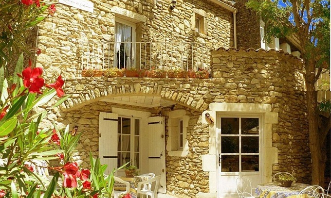 Saint-Andre-de-Roquepertuis Apartment | Residence de l'Acacia - Belle Vue Apartment