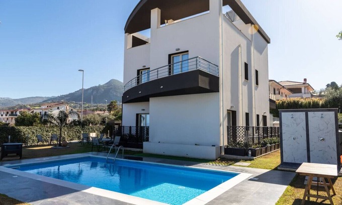 Sant'Agata di Militello Apartment | Residence Villa Nebros - Studio with Terrace and Pool