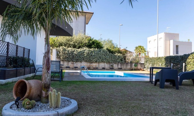 Sant'Agata di Militello Condo | Residence Villa Nebros - Appartamento con Terrazza e Piscina