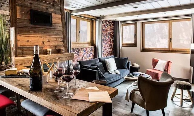 Val-d'Isere Apartment | Residence Chalet Skadi * - Apartment 6 people fireplace