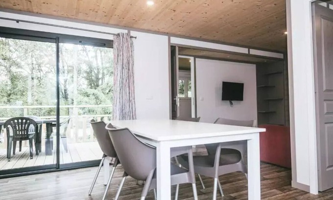 Rochefort-en-Terre House | Residence du Domaine du Moulin Neuf - 3 room cottage 6 people Lake View