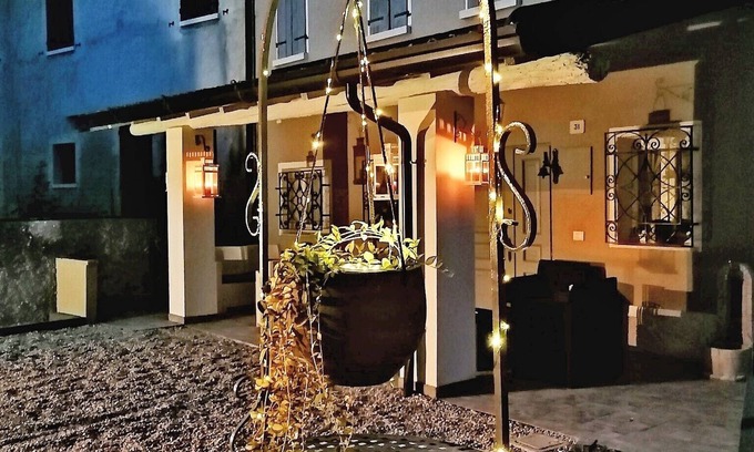 Castellaro Lagusello House | Residence at the Castle. Room in medieval village 10 minutes from Lake Garda
