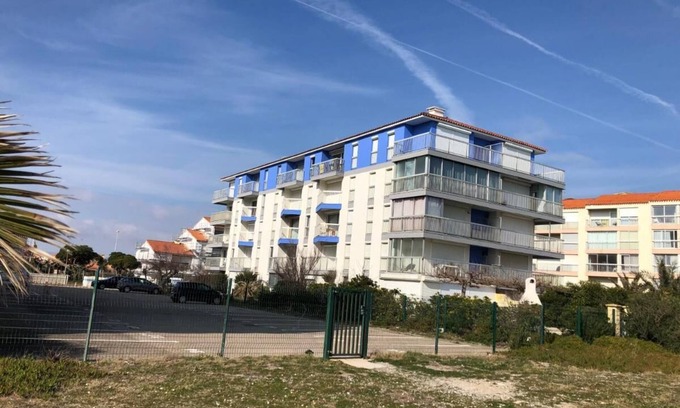 Saint-Hippolyte Apartment | Résidence Port Plage 2 with sea and Canigou views