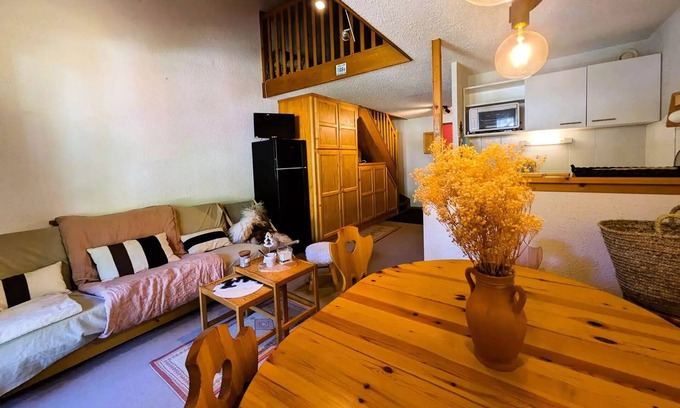 Areches Apartment | Residence Val Blanc 2 - Apartment 6 people - Village centre near ski lifts