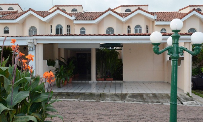 Santa Tecla House | Residencial Primavera con seguridad 24/7