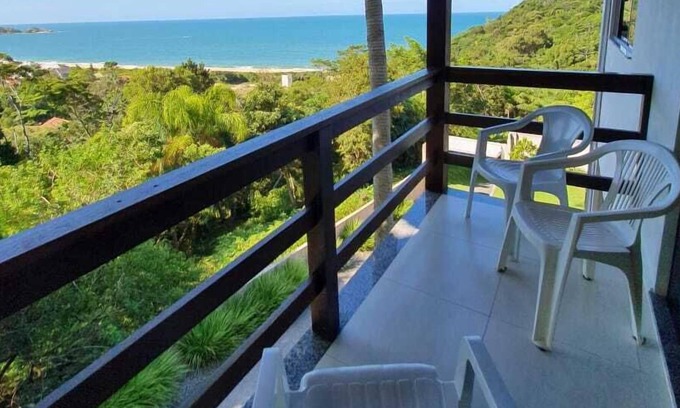 Estaleiro Apartment | RESIDENTIAL SETTING TWO COQUERS APT Nº1
