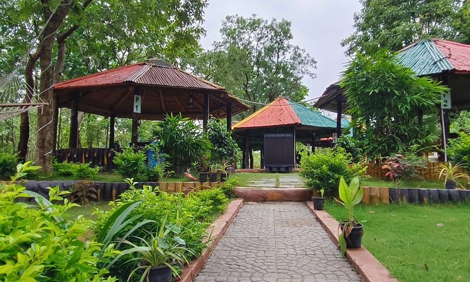 Bindra Nawagarh Hotel | Resort Nature Camp - Jatmai