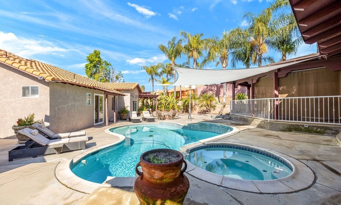 Valle Vista House | Resort-Style 5BR + Pool + Sleeps 13 + Pet-Friendly
