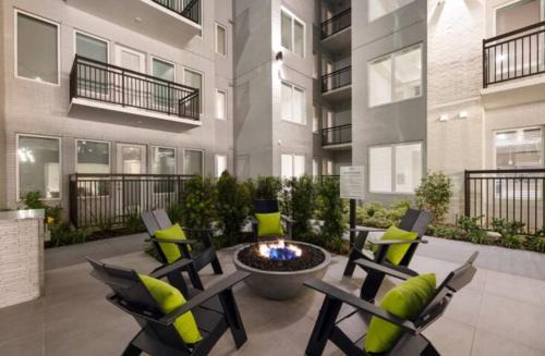 The Galleria Apartment | Resort-Style Apartments near The Galleria