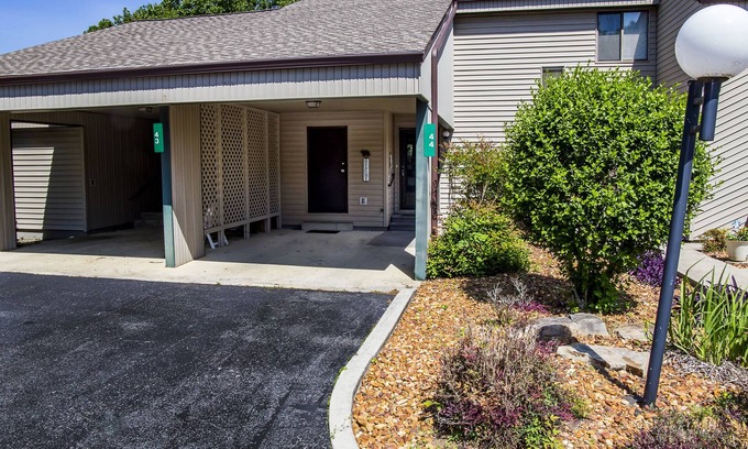 Fairfield Glade Condo | ðResort Vacations at Fairfield Glade TN Beautifully Decorated Condo with Pristine Lake Views