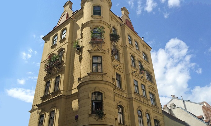 Sankt Ulrich Apartment | Respect for the old but a reverence for a modern living ♥