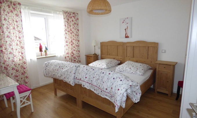 Poettmes Apartment | Rest and relaxation in the countryside in nostalgically decorated bedrooms