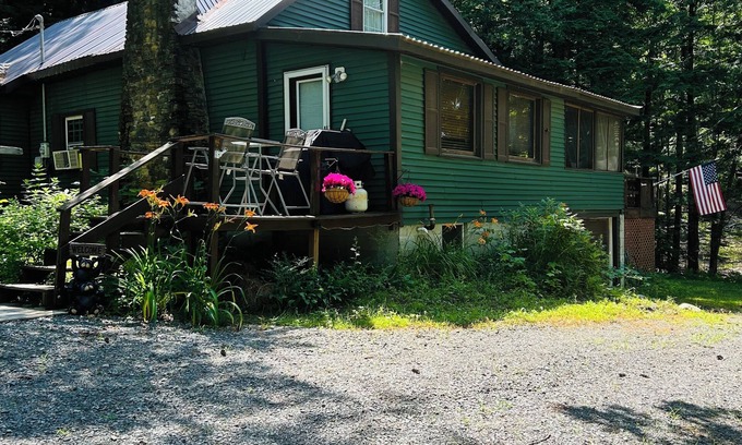 Day House | Rest, relax and reset! Breathe in that beautiful mountain air!