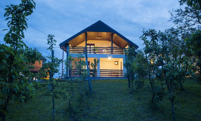 Cetingrad House | Rest & Retreat Eco Estate Dandelion with Hot Tub & Sauna