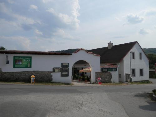 Srbsko House | Restaurace a penzion U Lva