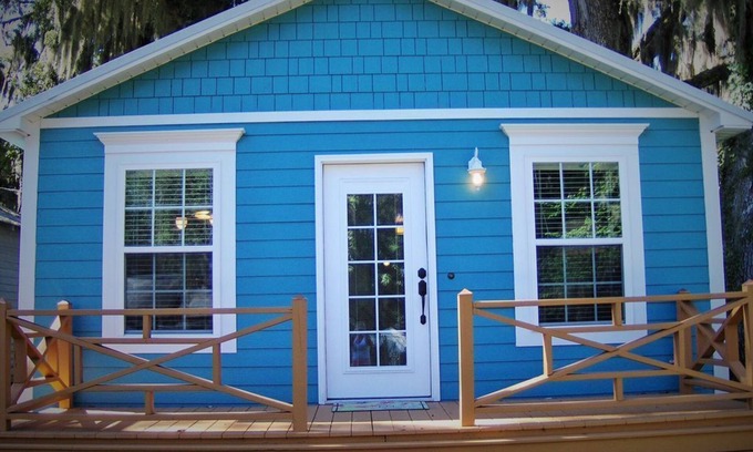 Shellman Bluff House | Restaurant, Boat Marina ,18-Hole Golf Course are nearby this new 2 bedrm 2bath