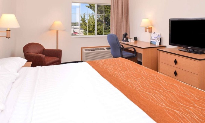 Atlantic Hotel | Restful Room w/Kitchenette and BBQ Grill Near Downtown – Perfect for Business