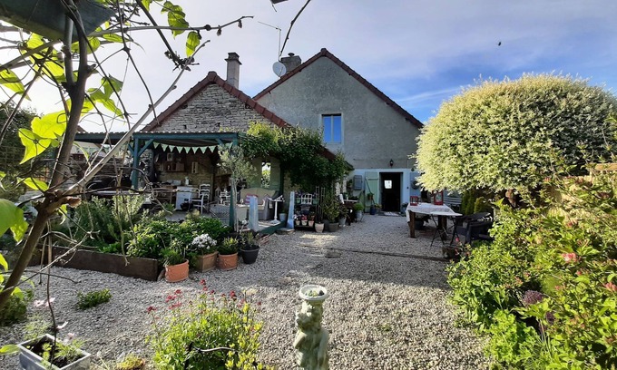 Creancey House | Restored Farmhouse in village setting within easy reach of interesting places.