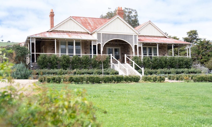 Mansfield House | Restored Luxury Historic Glenroy Homestead