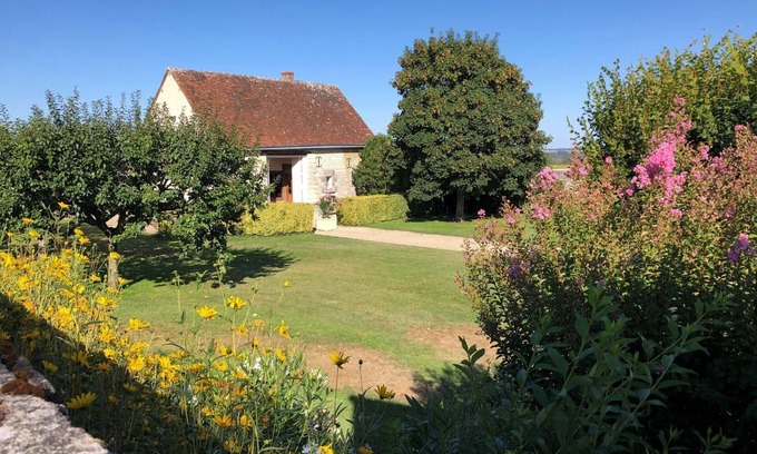 Parcay-sur-Vienne Cottage | Restored old house in countryside with enclosed garden - Pets allowed - Near Chinon vineyards