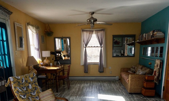 Monona County Cottage | Retreat Cottage-Jordan Creek Aronia Berry Farm
