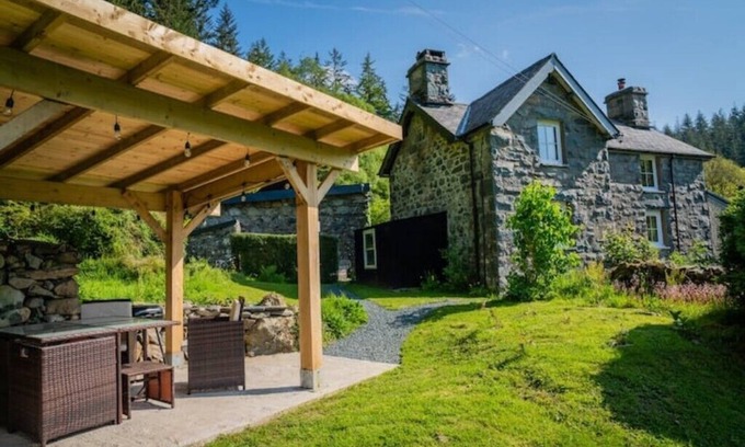 Bouvet Island House | Retreat in Coed Y Brenin forest near Dolgellau