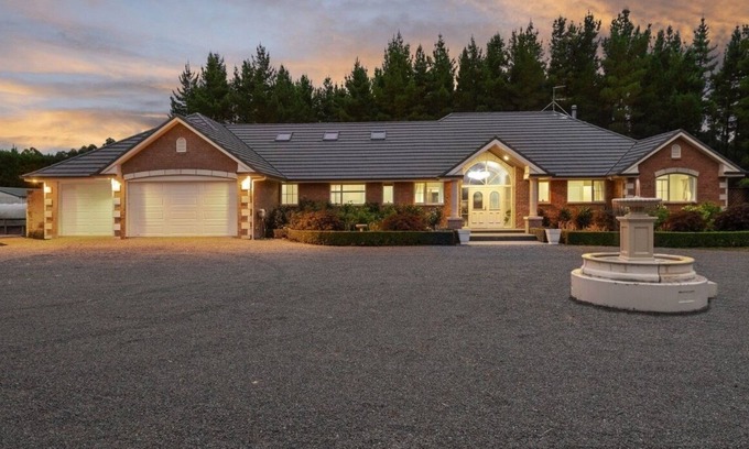 West Melton Other | Retreat in Secluded Farm House with Private Pool and Spa