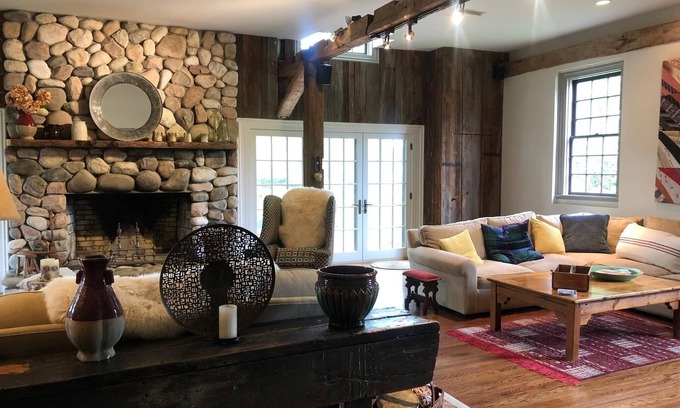 Huntington House | Retreat in special private water front surrounding-45 minutes from Manhattan.