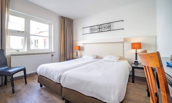 Apeldoorn Hotel | Retreat with Free Parking and Hiking Access Near Theater & Congres Orpheus