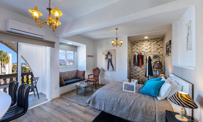 Potamos tis Germasogeias House | Retro Deluxe Studio Apartment, 4th floor, two minutes on foot from the beach