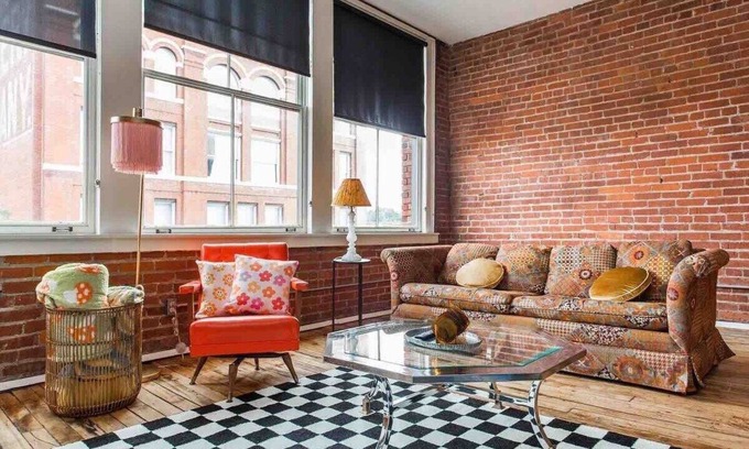 River Market Apartment | Retro Loft Spacious Street Car Access RiverMarket