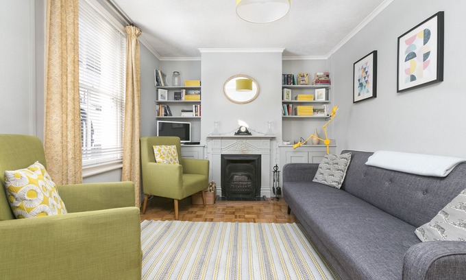 Sandwich Cottage | Retro Modern Cottage In The Heart Of Sandwich; 5 Mins Drive To Sandwich Bay