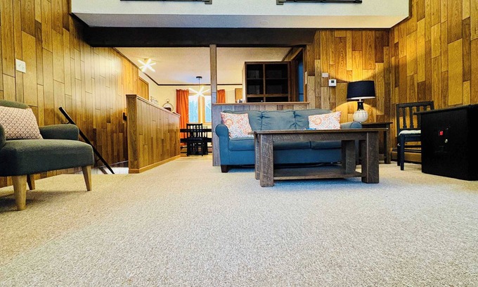 Bessemer Villa | Retro Summer Getaway I Alpen Villas at Powderhorn Mountain